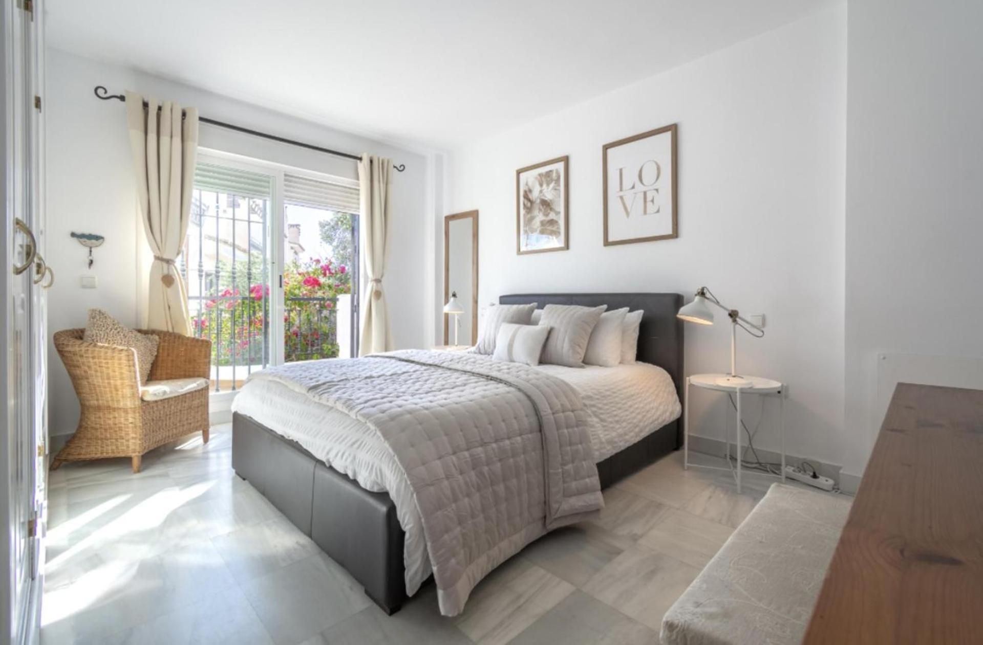 Luxury 3 Bed Townhouse In Puerto Banus Rumah liburan Marbella